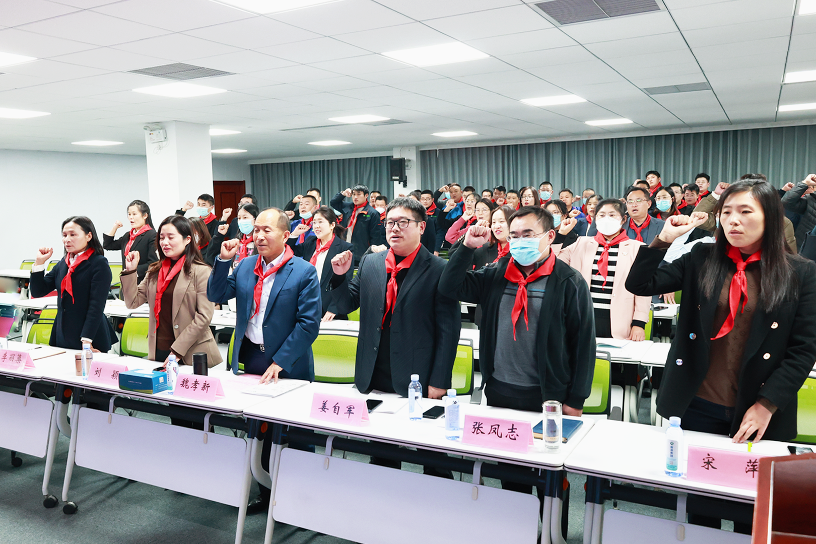 鍛鋼淬火 砥礪深耕！新港商學(xué)院首屆干部班正式啟動(dòng)